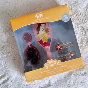 SOLD NEW Disneys Belle Wet Brush Set